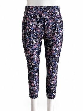 Cali Active Capri/Leggings
Sz XL-Abstact Floral